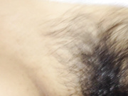 独自租屋MM一边哭着一边被陌生男子掐着脖子狂操