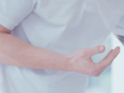 金发美女与年轻女按摩师来回玩弄抠逼呻吟