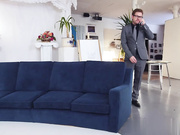 黑发少女有着经验丰富的性爱与领导爆菊