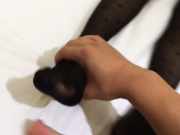 獨家推薦 某師範學院清純妹子被男友帶到賓館要求穿上開檔黑絲啪啪 貌似還有點害羞一直躲閃 逼逼太緊水超多 國語1080P高清