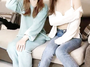 淫乱姐妹群交 被哥哥操的全身抽搐