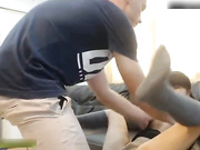 雙馬尾外國語學院清純眼鏡妹與大屌洋外教酒店瘋狂啪啪 情景演繹玩綁架強奸沙發上爆操 高潮顏射吃精 原版高清