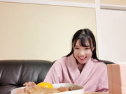 [HMN-555] 電撃移籍×解禁 インテリ女子大生生まれて初めての中出し性交 宮城りえ - 2of5