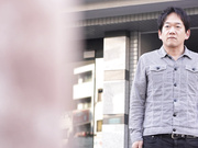 [JUQ-772] 街角に妻を1時間立たせてみたら…。立ちんぼ 吉澤友貴 - 1of5