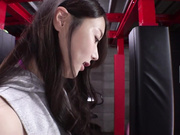 [PRED-685] 美人模特被色狼教练向阴道深处敲击欲情中出10发射精！白峰ミウ【破解】 - 1of5