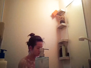 精品推薦 某出租屋浴室攝像頭偷拍良家打工妹子沐浴更衣 雪白肌膚堅挺美乳看得讓人欲火焚身 720P高清原版