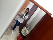 某寫字樓公共女廁拍攝到的各式漂亮白領小姐姐如廁 貌似有個年紀稍大點的應該是領導～720P高清