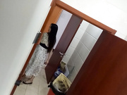 牛逼坑神潛入國內某成人職業培訓機構公共女廁連續偸拍年輕漂亮妹子如廁 貌似還拍到一位同行 1080P高清原版