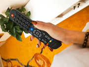 劇情演繹之單身苗條美女居家勾搭上門維修電視的帥氣小夥啪啪打炮 穿著性感透視裝挑逗強行按倒在茶幾上操 對白刺激 國語1080P高清