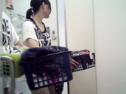 精品推薦 泳衣專賣店拍攝到的各式漂亮妹子試穿各種泳衣 一對粉嫩奶子看得讓人欲火焚身 原版高清