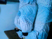 獨家推薦 周末楞青帥氣小夥宿舍裏邊吃著外賣邊開著手機電筒仔細研究女友的鮑魚 屌爆了 720P高清原版