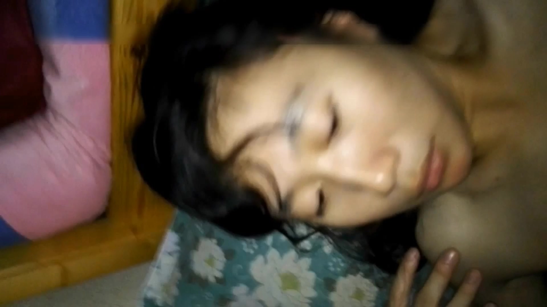 周末假期大屌哥出租房大戰出軌良家清純小少婦 掰開騷穴直插花心爽得直叫受不了 邊幹邊聊天調情 無套內射中出 國語720P高清