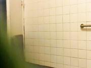 精品推薦 女工宿舍窗戶邊偷拍剛下班的打工妹子沐浴更衣 雪白肌膚堅挺美乳看得讓人欲火焚身 1080P高清原版