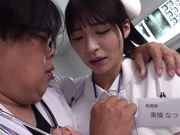 [HMN-649] 毎日僕を看病してくれる初恋ナースがゲス医院長の絶倫中年オヤジに真夜中の空き病室で圧迫ピストン！【破解】 - 2of5