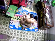 精品推薦 雜貨舖夫妻打烊後店裡打地舖瘋狂啪啪 跪舔雞巴翹臀給操幹得嗷嗷直叫 720P原版高清