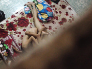 猥瑣房東偷拍性感漂亮美女下班回來洗完澡被男友拉到床上各種姿勢狠狠抽插 連續幹了3次直接累趴下了 1080P高清