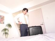 [MADV-581] まさかの秘密にフル勃起 巨乳で美脚でクールな先輩社員................ - 1of5