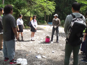 [DRPT-030] 変態オヤジにカッパの中を全裸にされボランティア清掃員が近くにいるのにガクイキしてしまうウブっこ女子○生 皆瀬あかり 【破解】 - 1of5