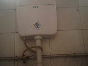 坑神潛入國內某購物中心簡陋蹲坑定點偸拍各式美女少婦如廁 有個拉稀的妹子稀疏的陰毛看得讓人欲火焚身 720P高清原版