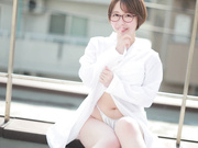 [MIAB-539] 僕だけに見せてくる白衣の中身 絶対声が出せない状況でエッチしよッと過激水着で中出し誘惑してくる巨乳保健先生 宍戸里帆 【破解】 - 1of5