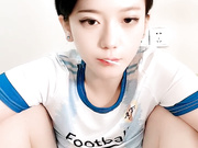 肤白貌美的大奶尤物，连逼毛都是那么性感诱人，高颜值跟狼友萝莉诱惑，来了大姨妈展示完美好身材高清无水印