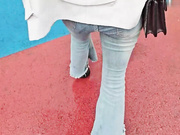 吃完忽悠妹妹去我的出租房做爱，没想到妹妹比我还着急，刚到房间里就主动脱下我的裤子骑乘后入疯狂抽插