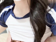 雪糕妹妹-亲哥在房间打飞机，骚货妹妹在门口偷看自慰