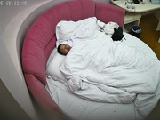 流出酒店高清偷拍❤️中年男人的婚外情带着医院的CT片和气质少妇幽会连干两炮对白清晰