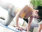 DASS-854 媚薬を盛られ発汗発情！自然と下品ガニ股ジョバジョバお漏らし！ガクガク痙攣敏感ホットヨガ教室 美ノ嶋めぐり - 1of5