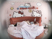 主题酒店偷拍-身高悬殊很大的180CM性感身材美女和猥琐小男友酒店啪啪,男友在她面前就像小弟弟一样!