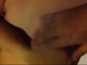 紫色面具少妇女上位几下就射了 奶子太大玩肾亏了