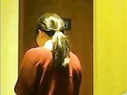 美女如云的餐厅高级坐厕偷拍第36季大冷天还穿短裤的美眉