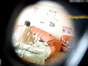 重磅推荐-酒店偷拍高颜值极品大长腿美女校花和男友翘课开房,美女好像不情愿,却被软磨硬泡床上床下操了2次!