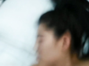 每天收入最少1000元的东北坐台美女和客户还在操着逼就已经联系好下一单活了说：大哥你快点还有人等着了!