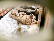 文艺气质范的漂亮美女和嘴巴很会说的中年男网友宾馆啪啪,男的抓住机会连操3次,干的美女呻吟大叫!