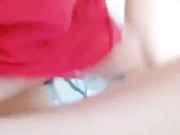 漂亮的小姨子在房间打扮时被色狼姐夫进屋按倒在床上爆操,美女哀求：干嘛姐夫,被姐姐发现了不好,不可以!