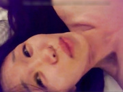 台湾某大学漂亮长发美女瞒着男友和大学校友酒店偷情边操边用手机拍摄,女喘息着说：你不能拍照重要部位啊!