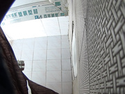 中午午休单位写字楼女厕偷窥妹子嘘嘘,财务姐姐一边打电话一边尿电话内容听的一清二楚