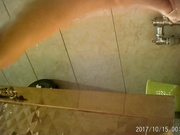 厕所偷拍大白腿披肩发粉色高跟美女微毛小嫩B