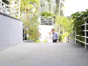 喜欢让鸡巴在嘴里发射的金发女郎