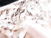 对白精彩淫荡剧情网红美女马路上溜达被S狼拦住要劫色索要加微聊聊然后进小树林野战激情口爆剩余的精子就吃了