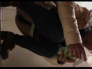 商场女厕偷拍秀气的银镜妹妹嘘嘘