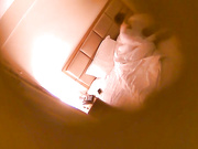 斯文眼镜男约会说话很嗲又骚又会撒娇扮可爱漂亮美女站位口交说有尿不裹了脱光啪啪叫的人心痒痒对白搞笑