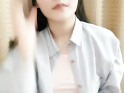 高颜值甜美新人萌妹子性感吊带黑丝第二部 翘着屁股跳掰开逼逼扭动呻吟娇喘 很是诱惑不要错过