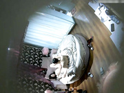 苗条性感的高颜值美女酒店被性欲旺盛的男友用手疯狂扣插嫩穴后猛烈爆操 美女搞的太痛不让操了 只能口爆!