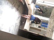 倒闭网站流出宾馆大堂女厕近距离偷拍两个高颜值美女嘘嘘