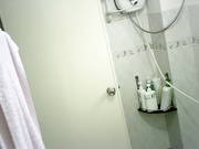 老婆上夜班浴室偷放摄像头偷窥小姨子洗澡