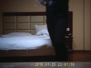 气质性感的高颜值良家楼凤美女背着老公偷偷做援交时碰到位特别能操的眼镜哥,看样子干的受不了有点想走了!