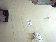 美到极致的运动短裤尤物逼缝真长竟能尿出三条直线