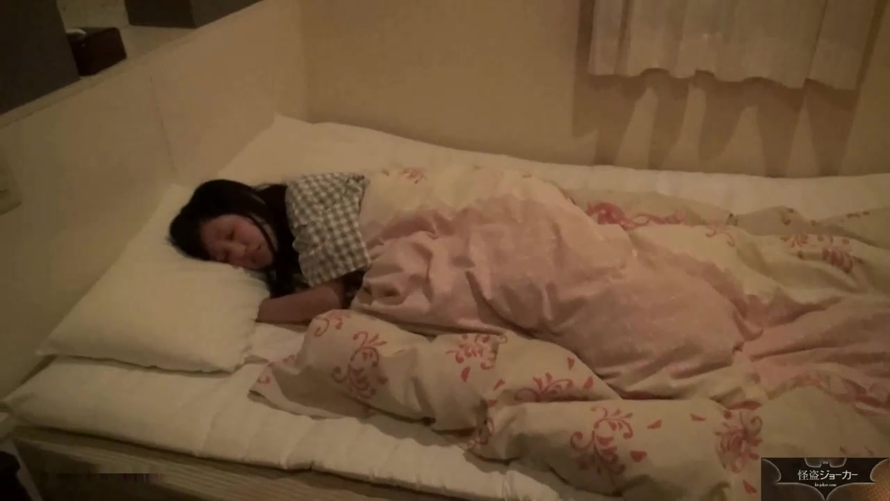 怪盗迷J系列单纯大波学生妹被套路晕倒带到宾馆扒光尽情玩弄手玩够了用屌无套